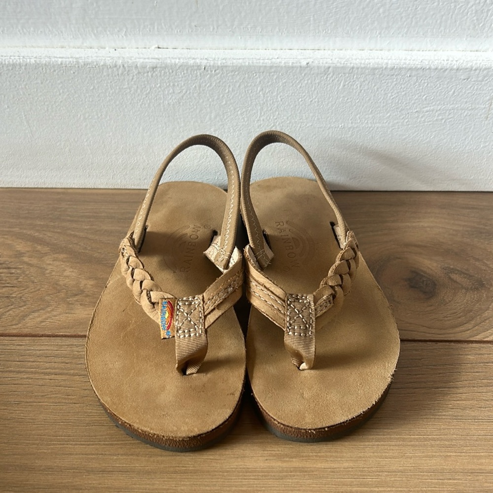Like new toddler rainbow flip flops